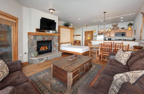 River Run Condo | River Run Village Walk To Gondola Pool Hot Tubs Restaurants and Shops DELUXE