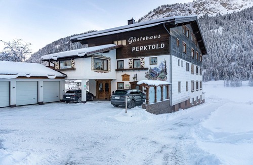 Nesselwaengle Apartment | Room '16' with Mountain View, Shared Terrace and Wi-Fi