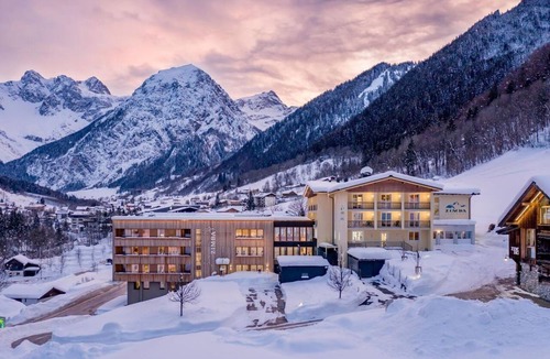 Brand House | Schesaplana 1-2 days - Alpenhotel Zimba