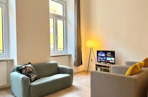 Rudolfsheim-Funfhaus Apartment | SERVUS HOMES - Metro Stadthalle - AMADEUS