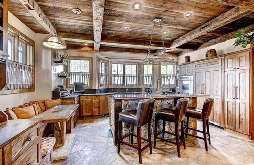 Four O'Clock House | Ski Bridge Lodge, a Luxury Ski-In, Ski-Out Home with Great Views and a Private Hot Tub!