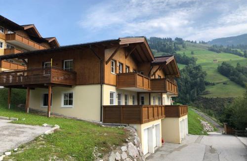Vorderglemm Apartment | Ski in Ski Out neu und gehoben JokerCard inklusive