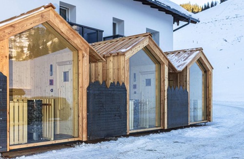 Kolling Apartment | Ski-in, ski-out in Alpine style and sauna