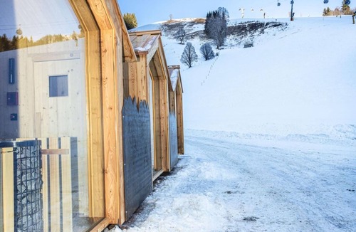 Kolling Apartment | Ski-in, ski-out in Alpine style and sauna