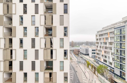 Vienna Apartment | Sleek Marinatower 2BR w/Gym & Elevator, nr metro U2, by Blueground