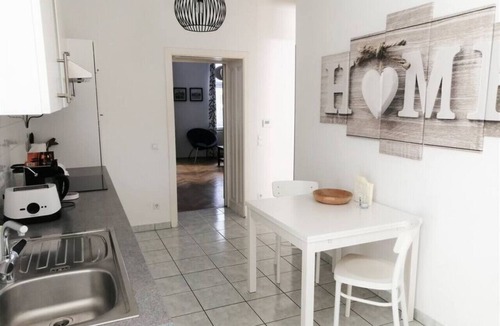Funfhaus Apartment | Spacious 2 bedrooms Apart near Schönbrunn
