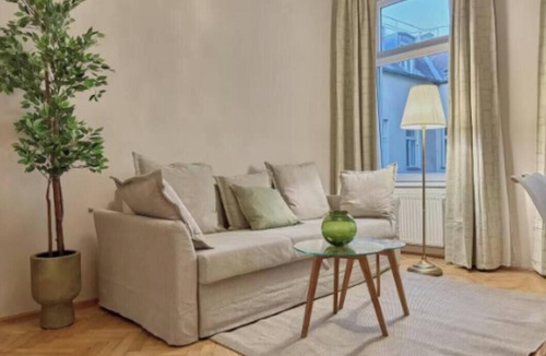 Brigittenau Apartment | Spacious Apartment Near Peace Bridge – Perfect for Groups & Familiesn
