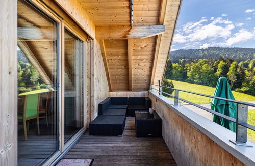 Dornbirn Apartment | Spacious Apartment with Mountain View, Balcony and Wi-Fi