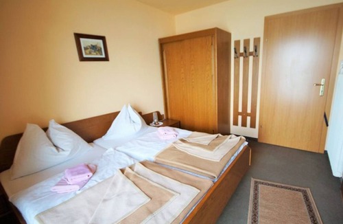 Weyregg am Attersee Bed & Breakfast | Sparer Seeblick 35 - Gasthof zur Landeroith
