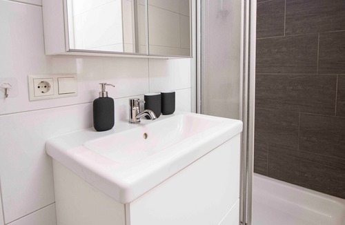 Prutz Apartment | Studio 4 in Haus Rose: Cozy and pet-friendly.
