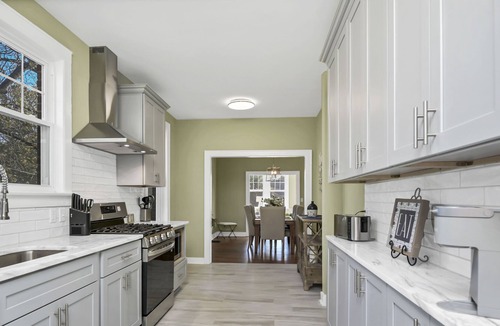 Shandon House | Stylish Shandon Rose - Short distance to USC and Fort Jackson