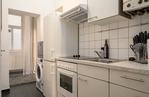 Stuwerviertel Apartment | Stylishly renovated and 15 minutes from downtown, right on the Danube