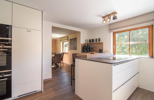 Hopfgarten Markt House | Superb group home 2 minutes' walk from the ski slope