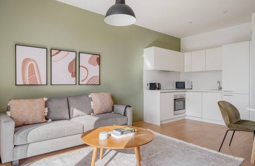 Wieden Apartment | Terrific Favoriten 1BR w/Sauna, Elevator & Gym, by Blueground