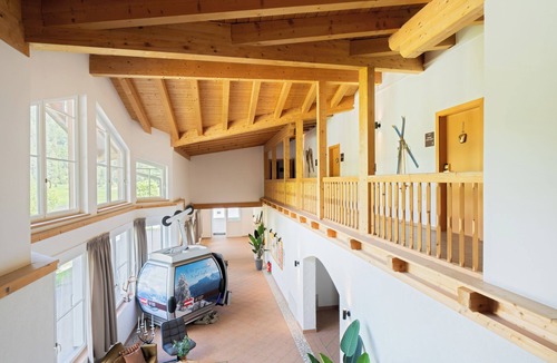 Leutasch Hotel | The Leutasch Retreat Comfort room offers peace, style, and comfort after hiking, cycling, or winter sports in the Alps around Seefeld.