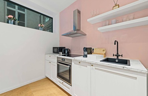 Schottenfeld Apartment | The Royal Hideaway - in the Heart of Vienna
