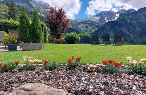 Schroecken Apartment | Unique mountain panorama, free WiFi, balcony, garden, lawn, playground