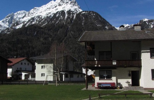 Unterlaengenfeld Apartment | Vacation apartment 4-8 persons 1 - Gästehaus Ennemoser