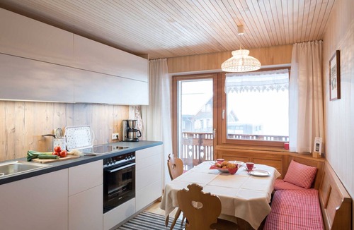 Grossdorf Apartment | Vacation Rental for 4–7 People - Christine Apartments