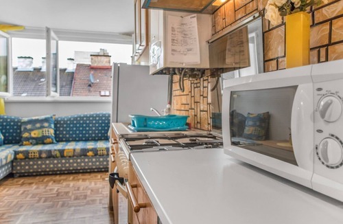 Favoriten Apartment | Vienna Wanderlust: 2 BR Apt in the Heart of It All