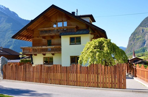 Umhausen Apartment | Welcoming apartment in Umhausen with terrace