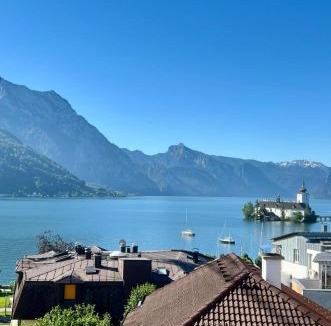 Gmunden Apartment | Wolfis Traunseeblick - mit Klimaanlage u kostenlosem Parkplatz direkt an der Unterkunft