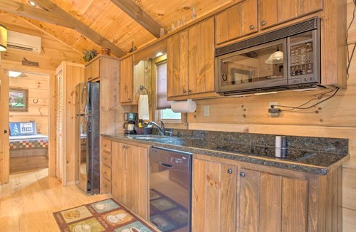 Mill Spring House | Year-Round Adventure! Rustic Cabin in Mill Spring