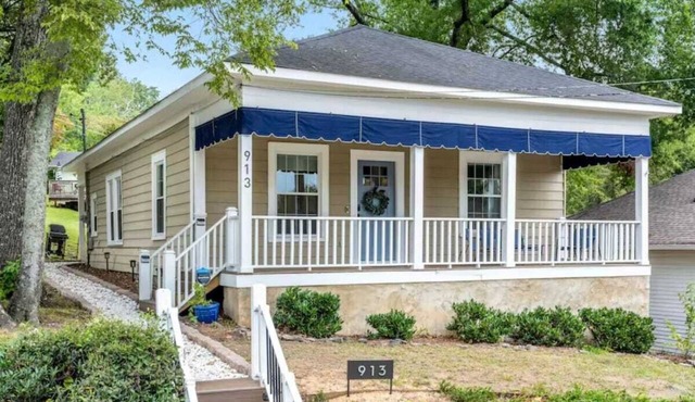2/2 North Chatta Charmer with Hot Tub! in Chattanooga