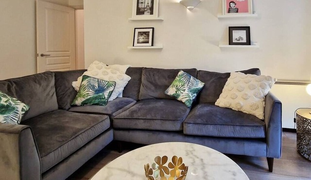 2 Bed Apartment in Leafy Sandymount, Dublin 4 in Dublin 4