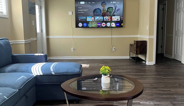 2-bedroom Duplex with AC, WiFi in delightful Dalton in Dalton