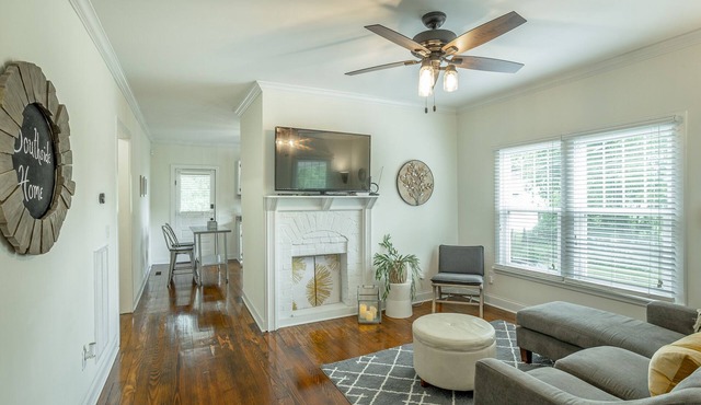 2 bedrooms, 1 bath, cozy kitchen, living room and game room/multipurpose room. in Chattanooga