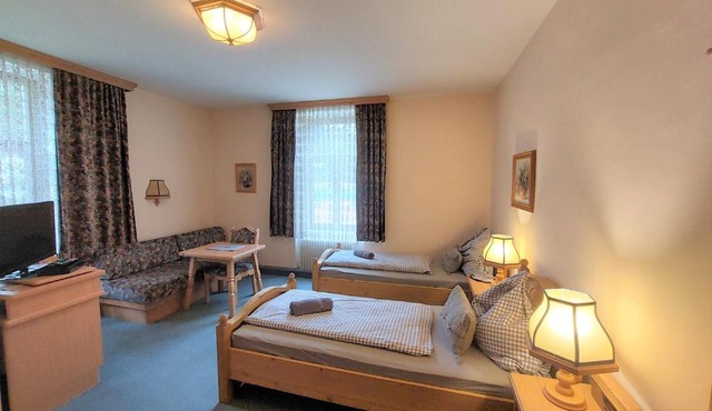 3 Raben - Leoben - Zimmer für Geschäftsreisende, Urlauber, Monteure und Handwerker, Polski Pensjonat Austria
