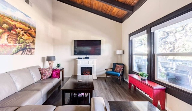 Accessible Duplex Walking Distance to Park, Springs & Trails in Austin