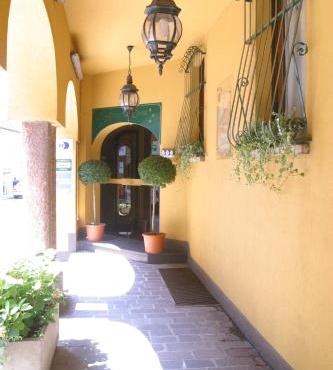Albergo Della Corona in Binasco