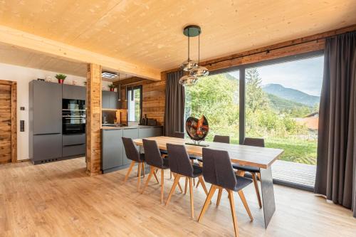 Alpenchalets Biberwier Zugspitze by ALPS RESORTS