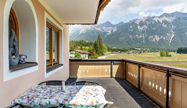 Apartment "Enzian 1" with Mountain View, Private Terrace & Wi-Fi