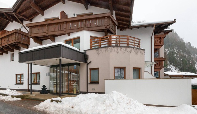 Apartment in Längenfeld with sauna