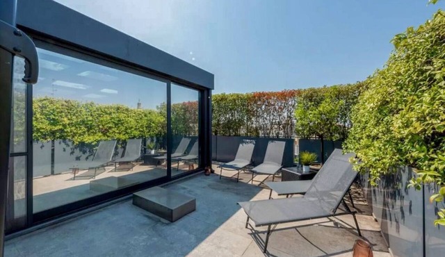 Apartment Leonardo - Three Bedroom Villa, Sleeps 6 in Milano