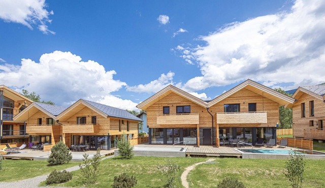 Holiday home with sauna and pool (No Deposit)
