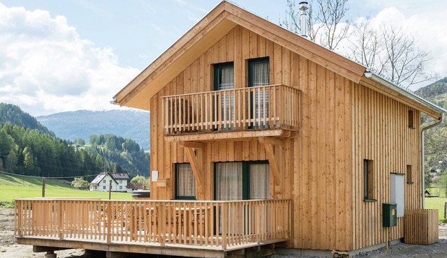 Amazing chalet with hot tub