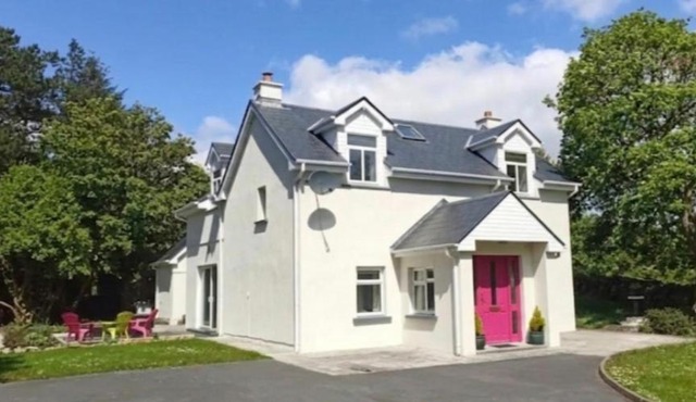 Atlantic Way Cottage - Peaceful Connemara Retreat Near Aran Islands in Galway
