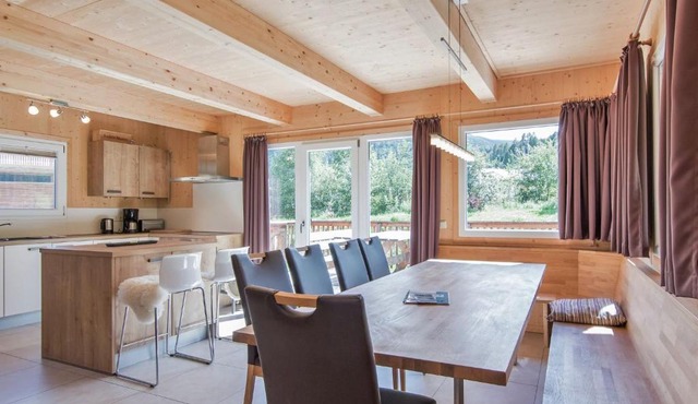 Attractive chalet with whirlpool