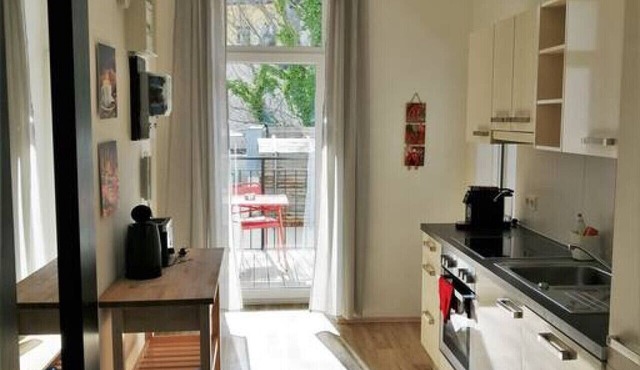 Balcony 2 bedroom Apart near Schönbrunn