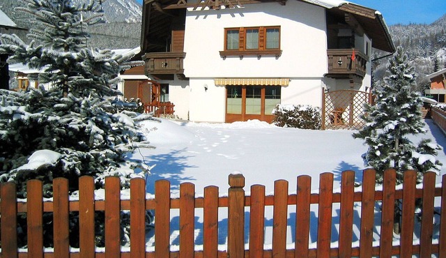 Beautiful apartment for 6 people with WIFI, TV, balcony, pets allowed and parking