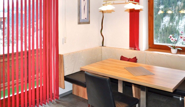 Beautiful apartment for 12 guests with WIFI, TV, balcony and pets allowed