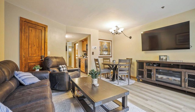 Beaver Run Condo: Ski In/Out, Hot Tubs, Dog-Friendly, Ground Floor in Breckenridge