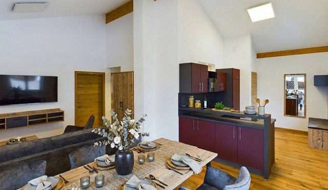 Bergfeuer Lodge: modern, bright with mountain views 85m² for 4-6 people in the Lechtal valley