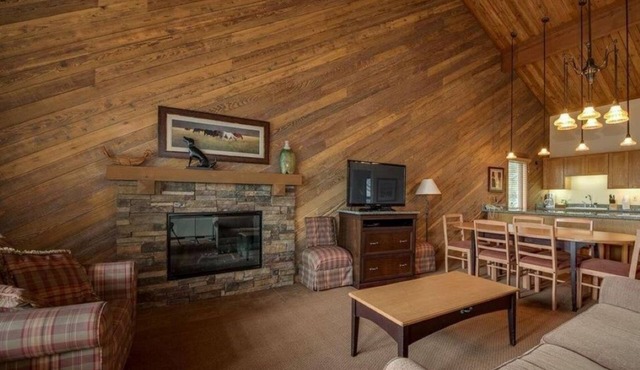 Best Location and layout at 7th Mountain 1024 SF 2 Bed/2 Bath - Pet Friendly in Bend