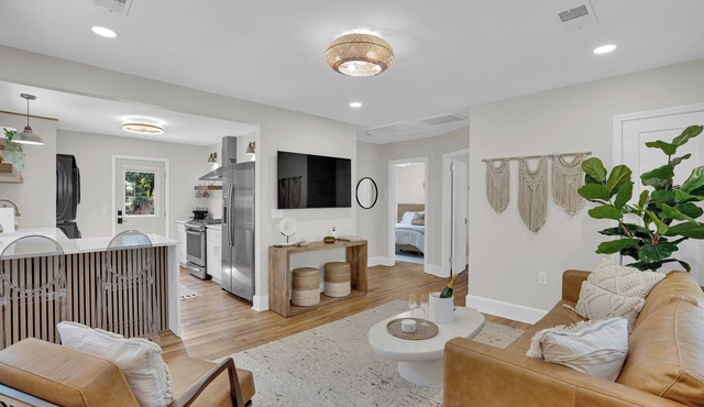 Boho-chic themed bungalow in charming Shandon Columbia, SC. in Columbia