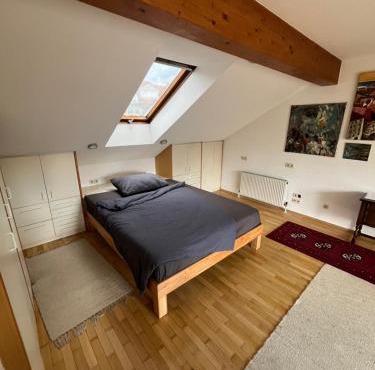 BuenaVista Loft - Sun-Filled Balcony & Park Views